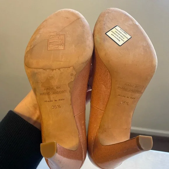 2 FOR $25 Marc By Marc Jacob’s Peach Glitter Pumps Peep Toe Leather 36.5 6.5 - Picture 3 of 6